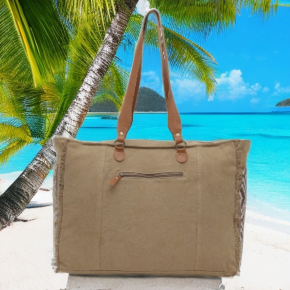 🍂New Tribal Myra Bag Cowhide Canvas Rug Leather Weekender Travel XL Tote Western - Picture 4 of 6